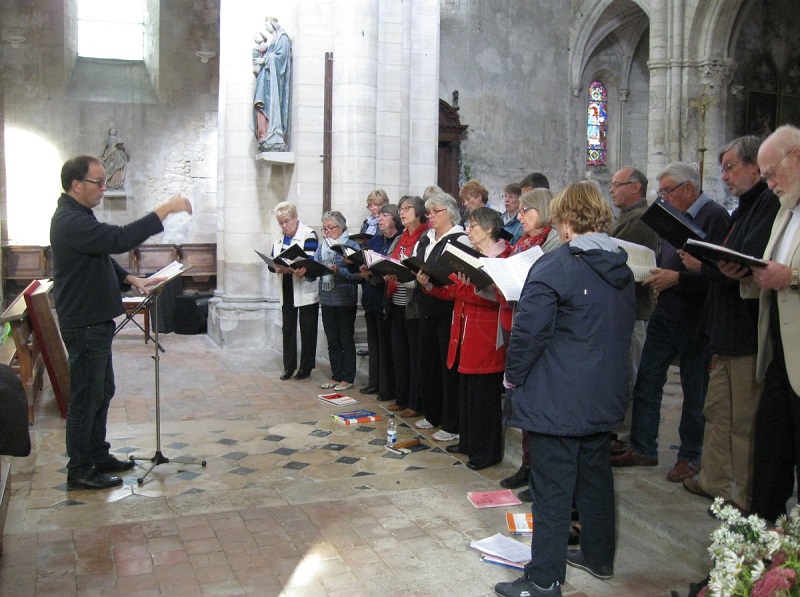 Singing in Saint-Hildevert